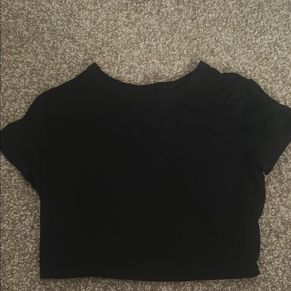 Black Crop T-Shirt with Short Sleeves
